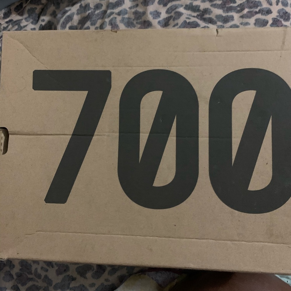 Yezzy 700 V3